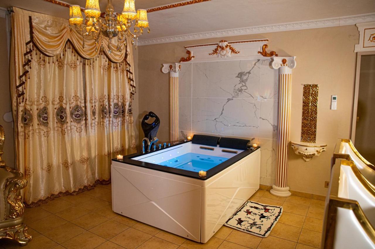 Le Petit Versailles Vernon  Esterno foto